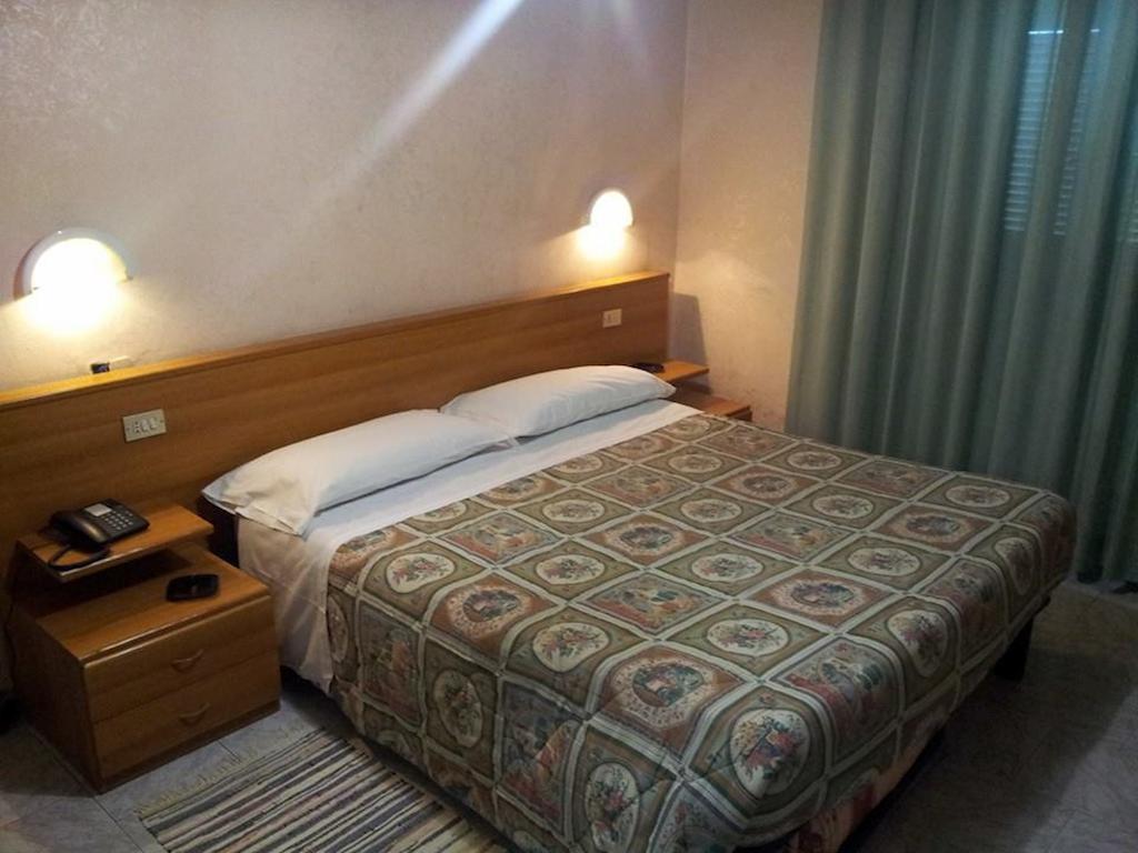 Hotel Acapulco Mailand Zimmer foto